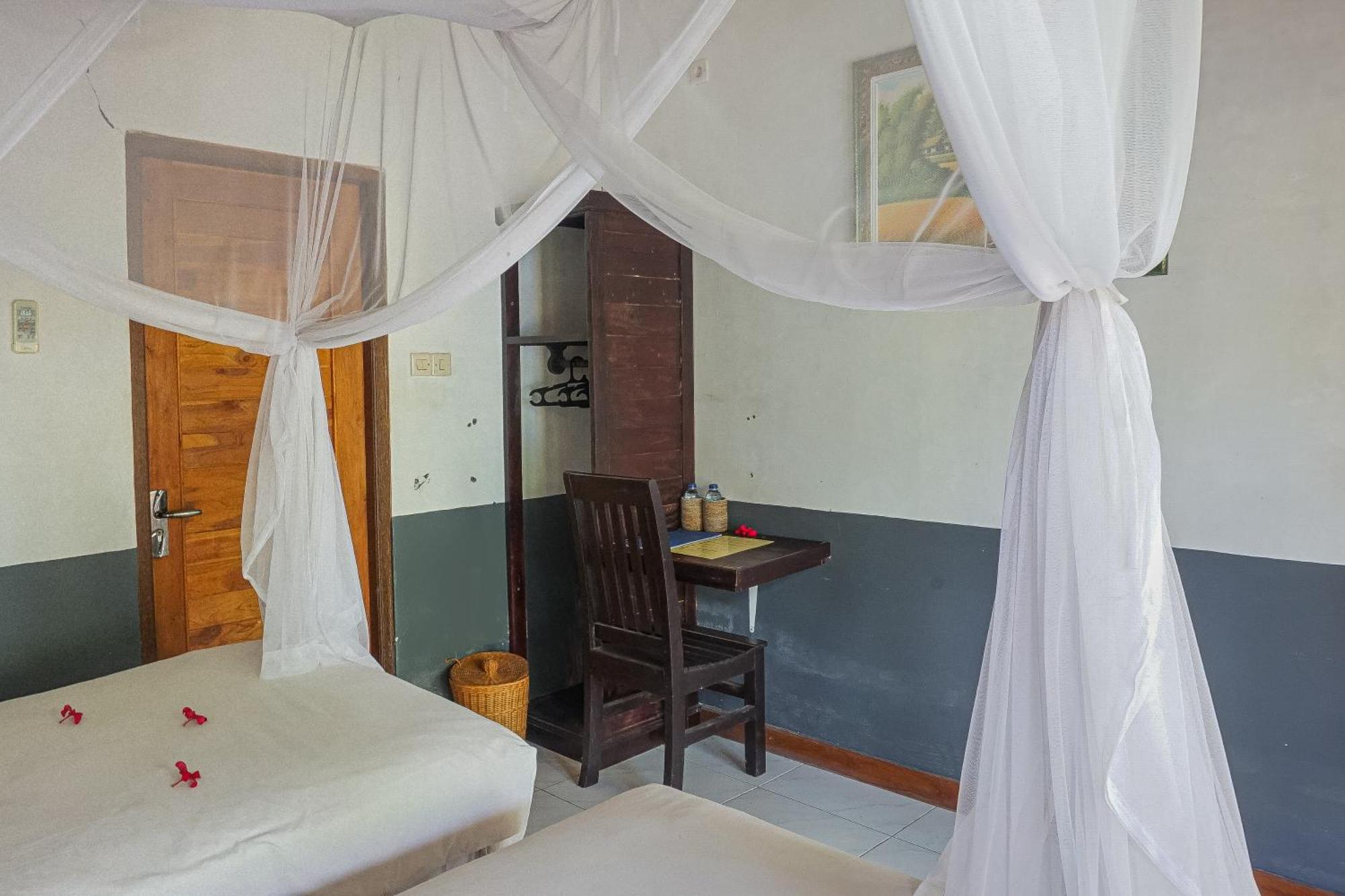 Made Taro - Menjangan Homestay Баньюведанг Экстерьер фото